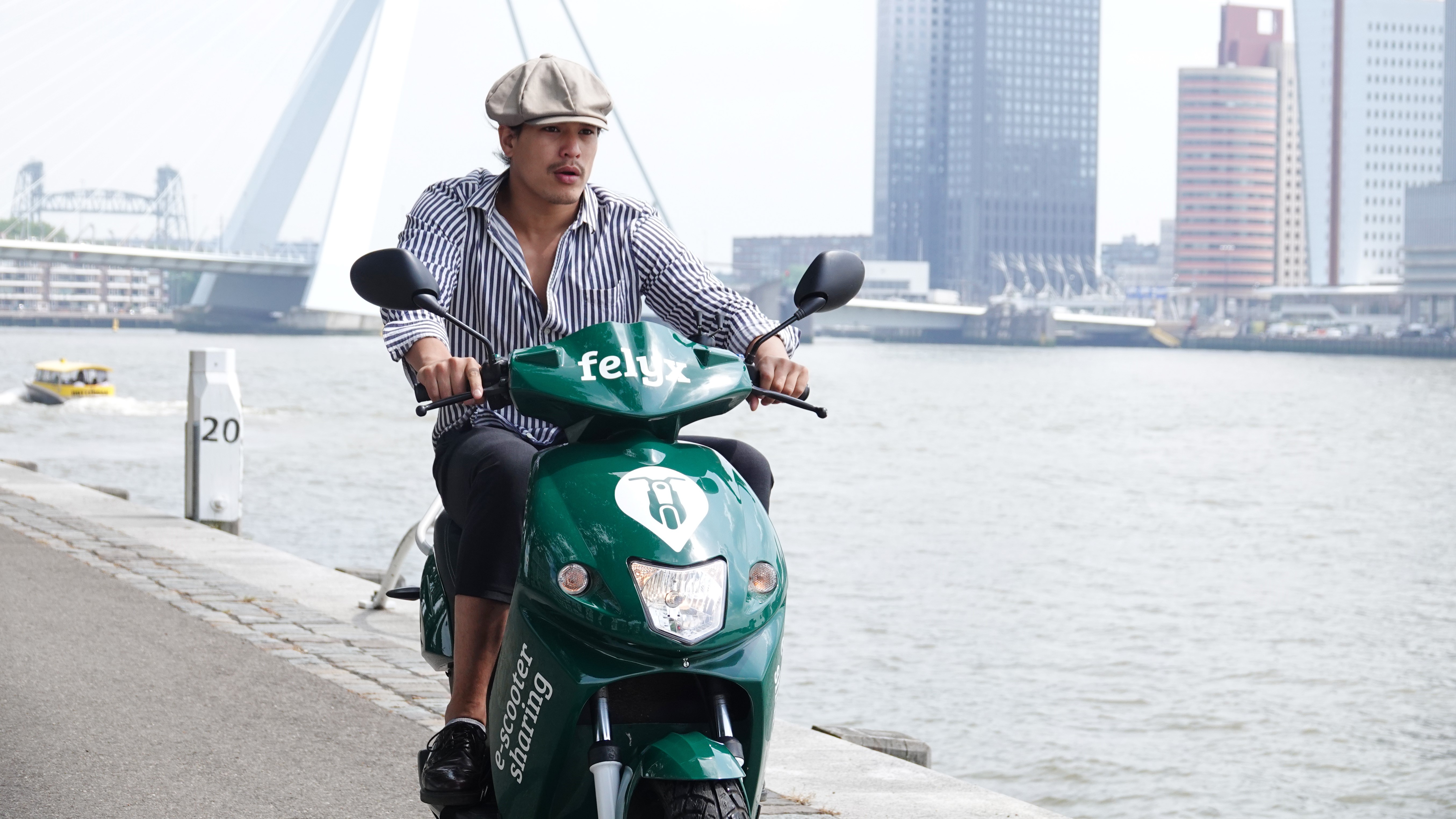 Deelscooter Felyx en MobPro maken introductie in Rotterdam tot